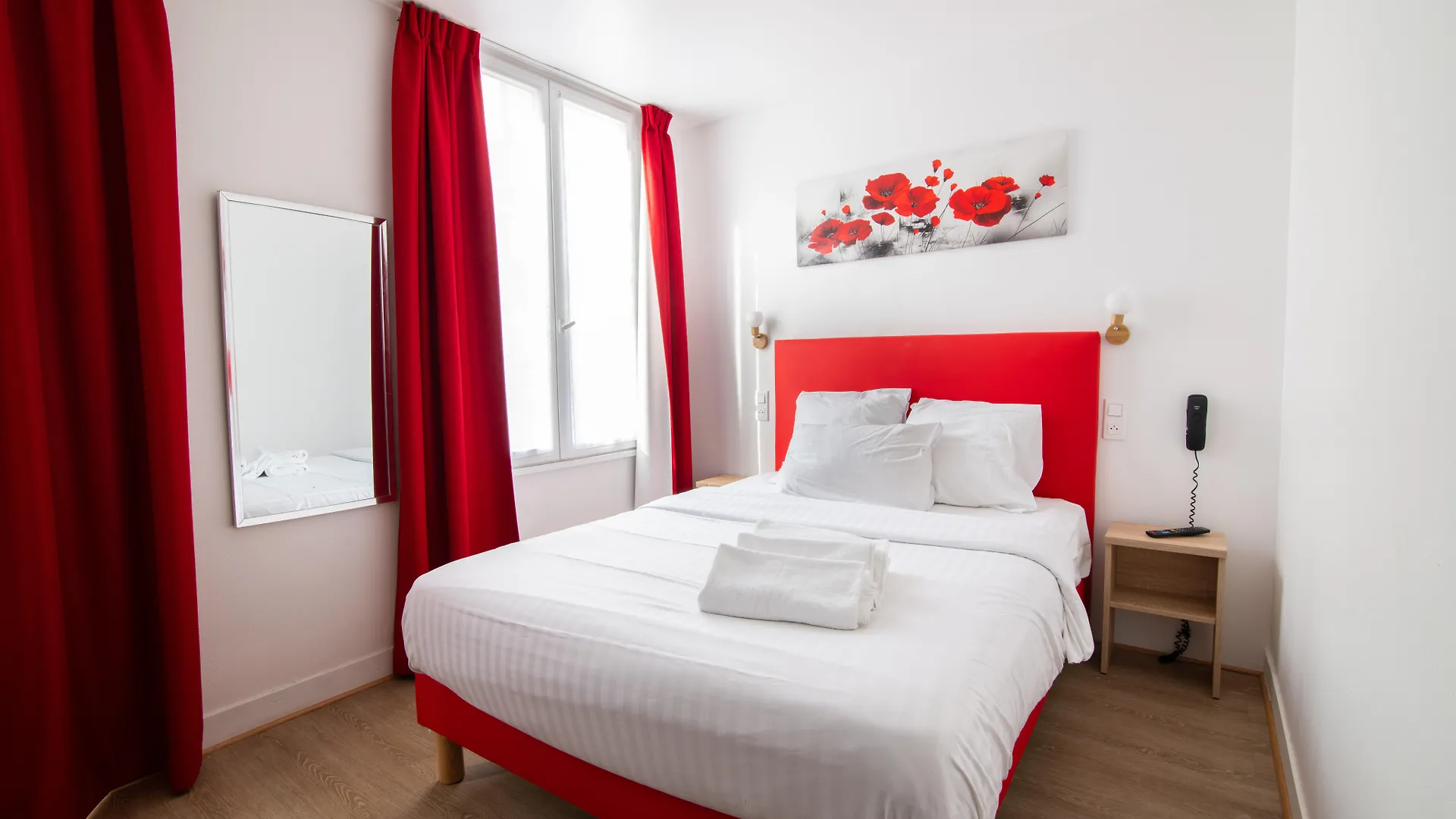 **  Hotel De Bordeaux Paris France